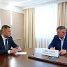Губернатор поблагодарил Героя России за просветительские проекты для саратовских школьников